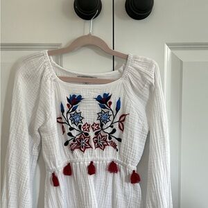 White, long sleeve embroidered top